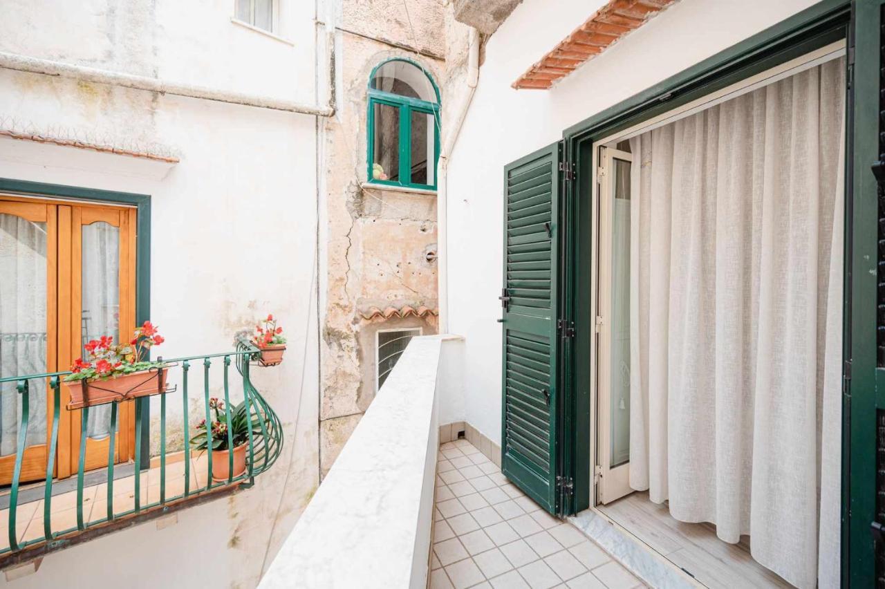 White Centro Storico By Italianhost Apartment *