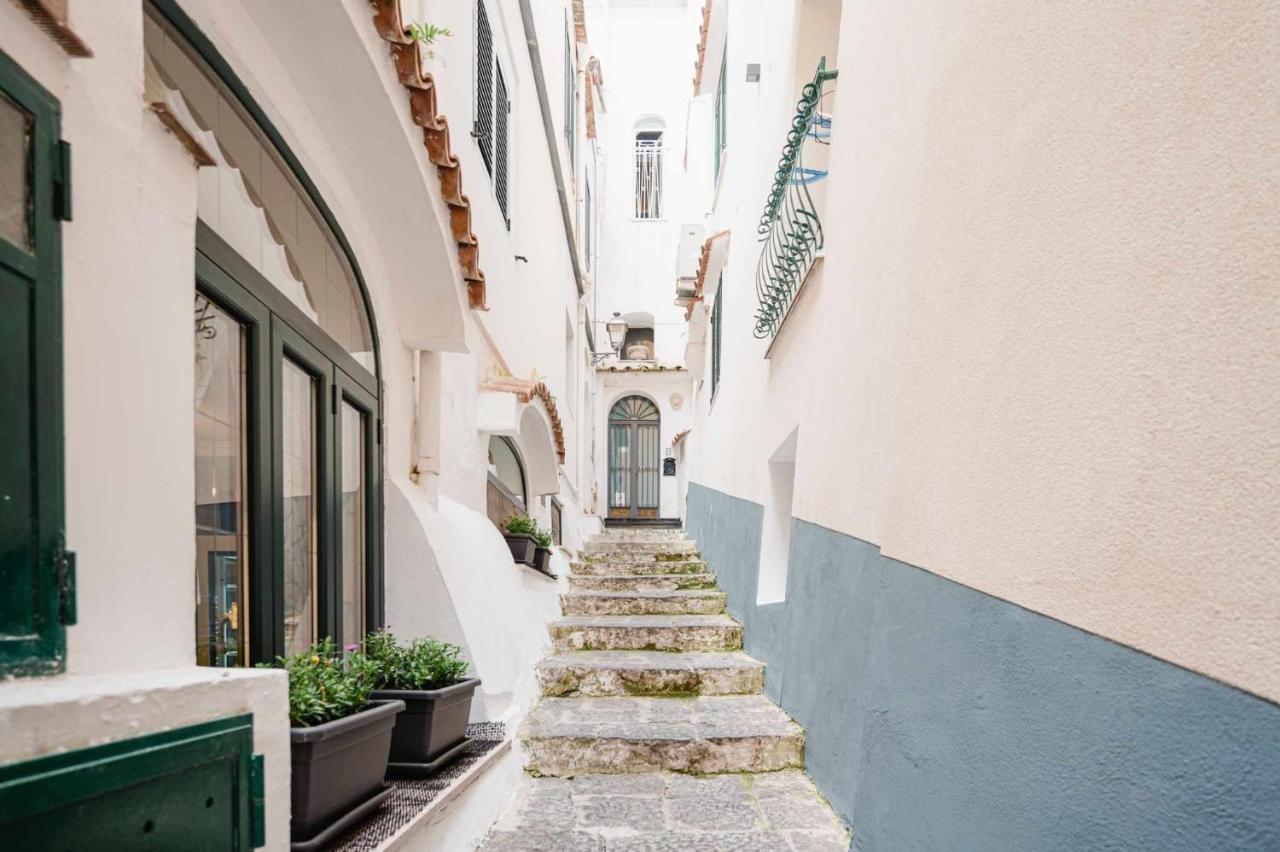 White Centro Storico By Italianhost Apartment *