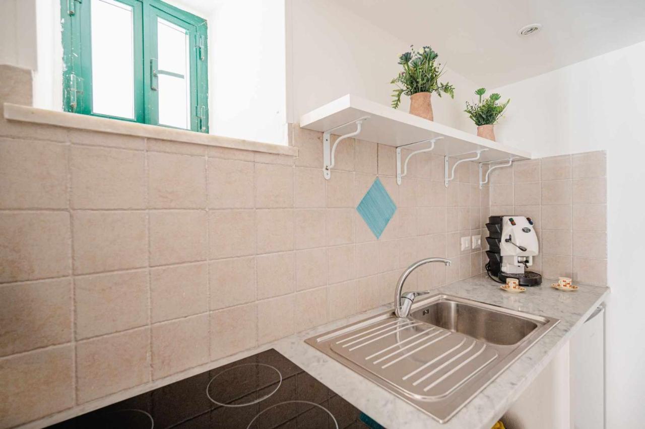 White Centro Storico By Italianhost Apartment *